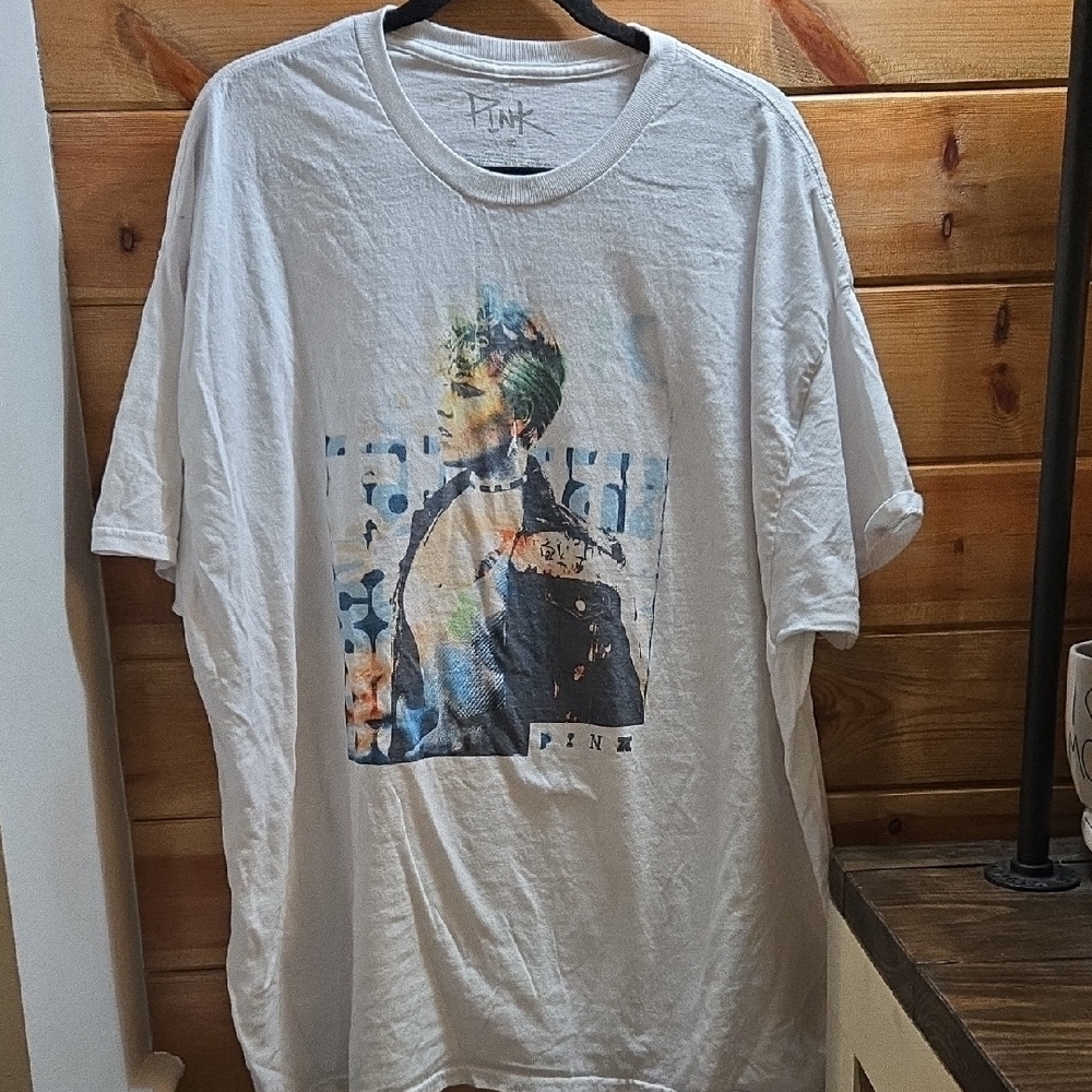 PINK 2X White Graphic Tee 0010